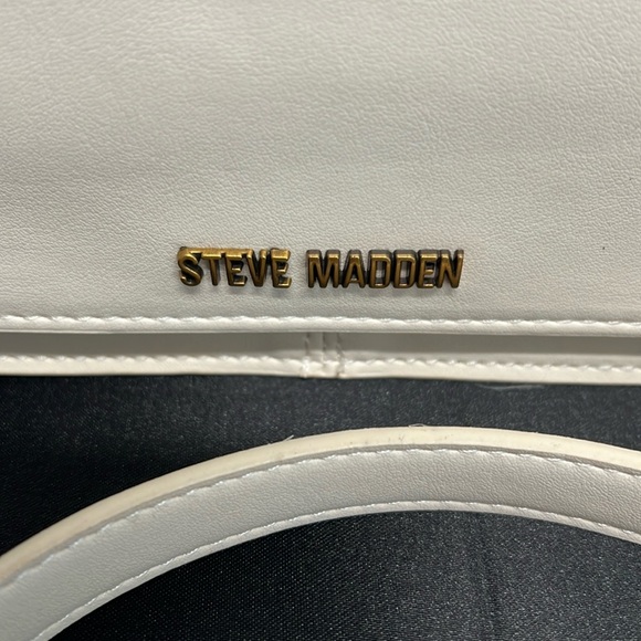 Steve Madden | Vanilla Clutch/Shoulder/Crossbody Purse - Picture 5 of 15